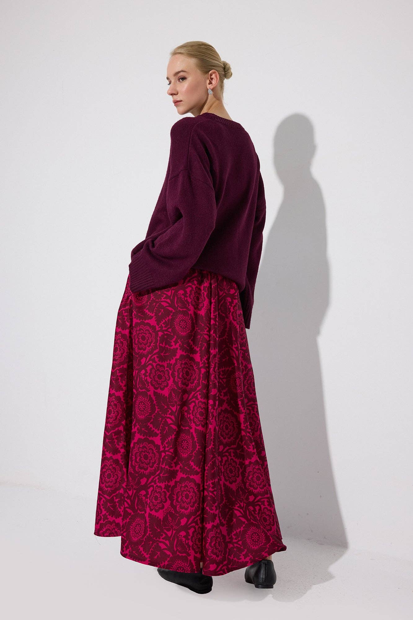 Falda maxi de satén floral