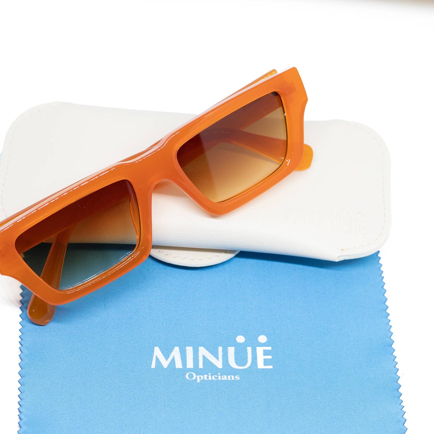 MANDARINA ANISTON. Gafas de sol