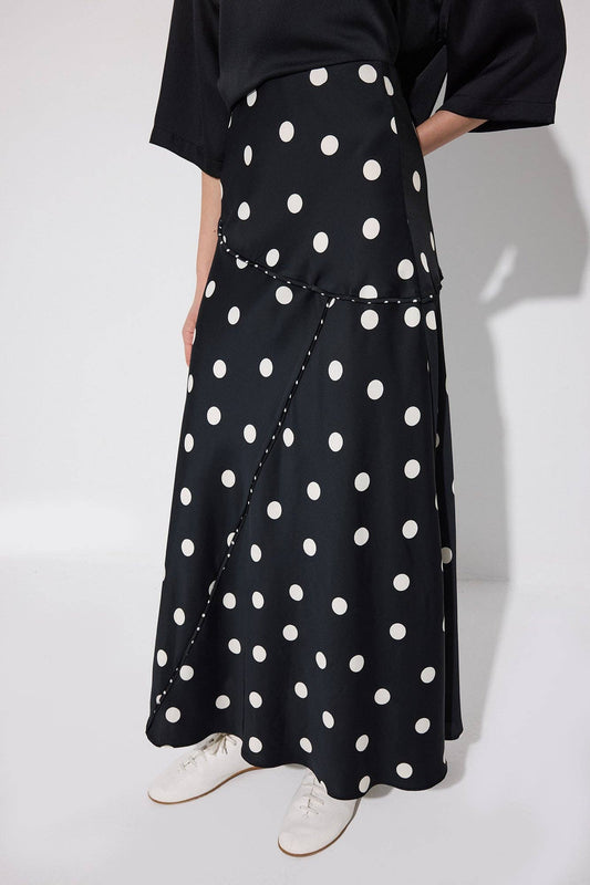 Maxi falda negra de lunares con paneles asimétricos: Black