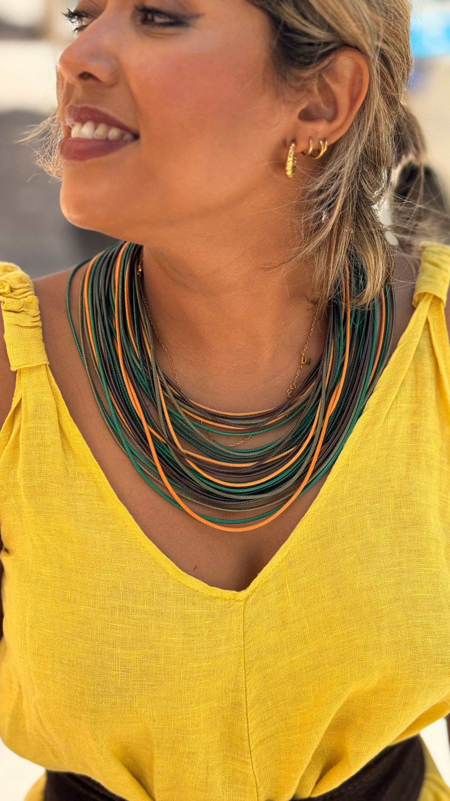 Collar tiras verde