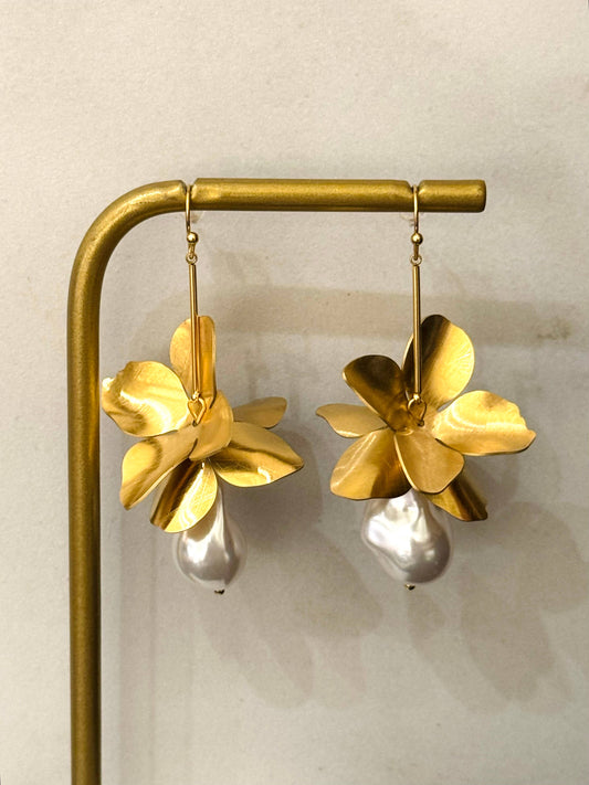 Pendientes colgantes de acero inoxidable en oro cepillado Oby