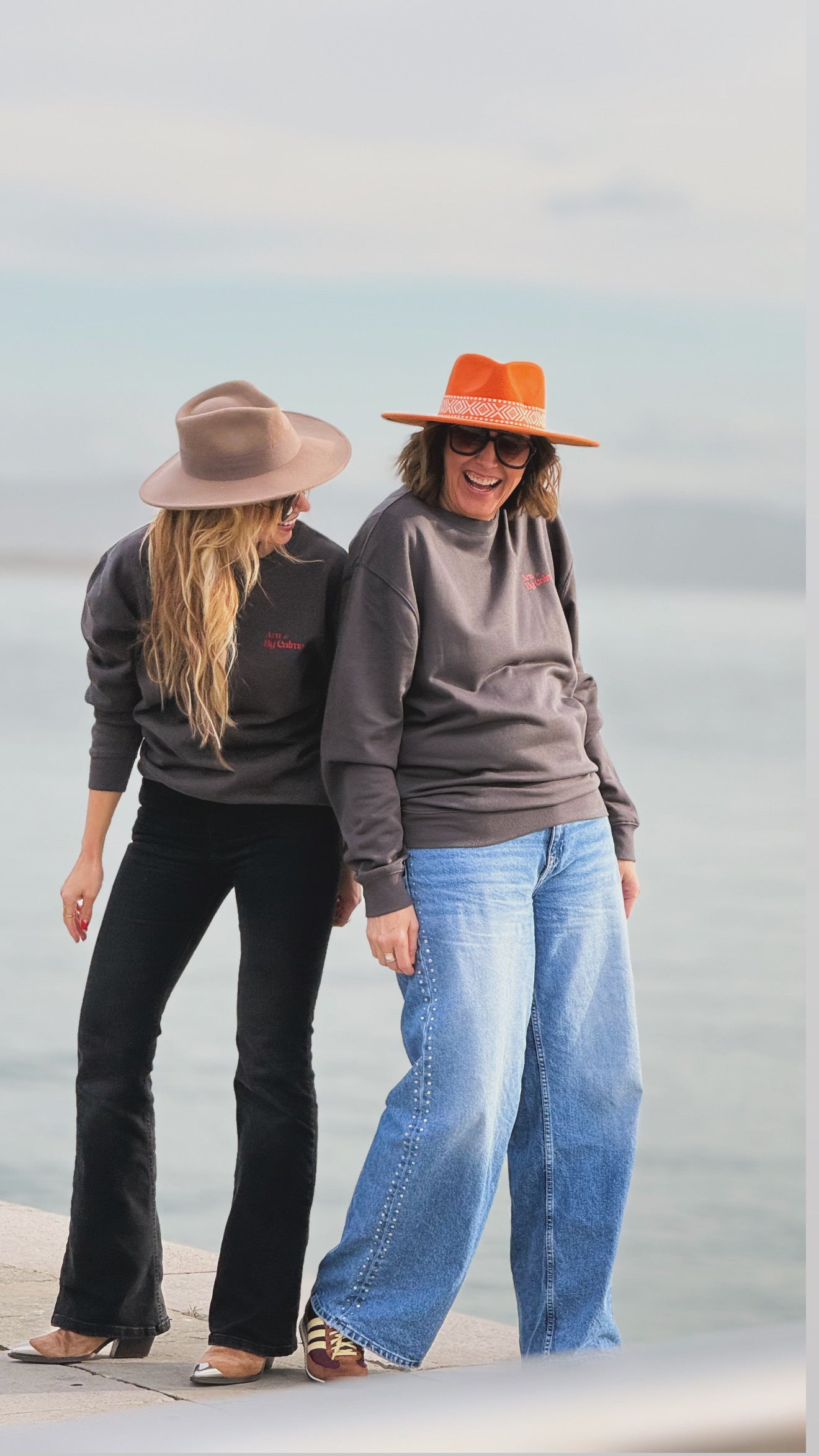 Sudadera Ara x By Calma – Manual del Buen Querer