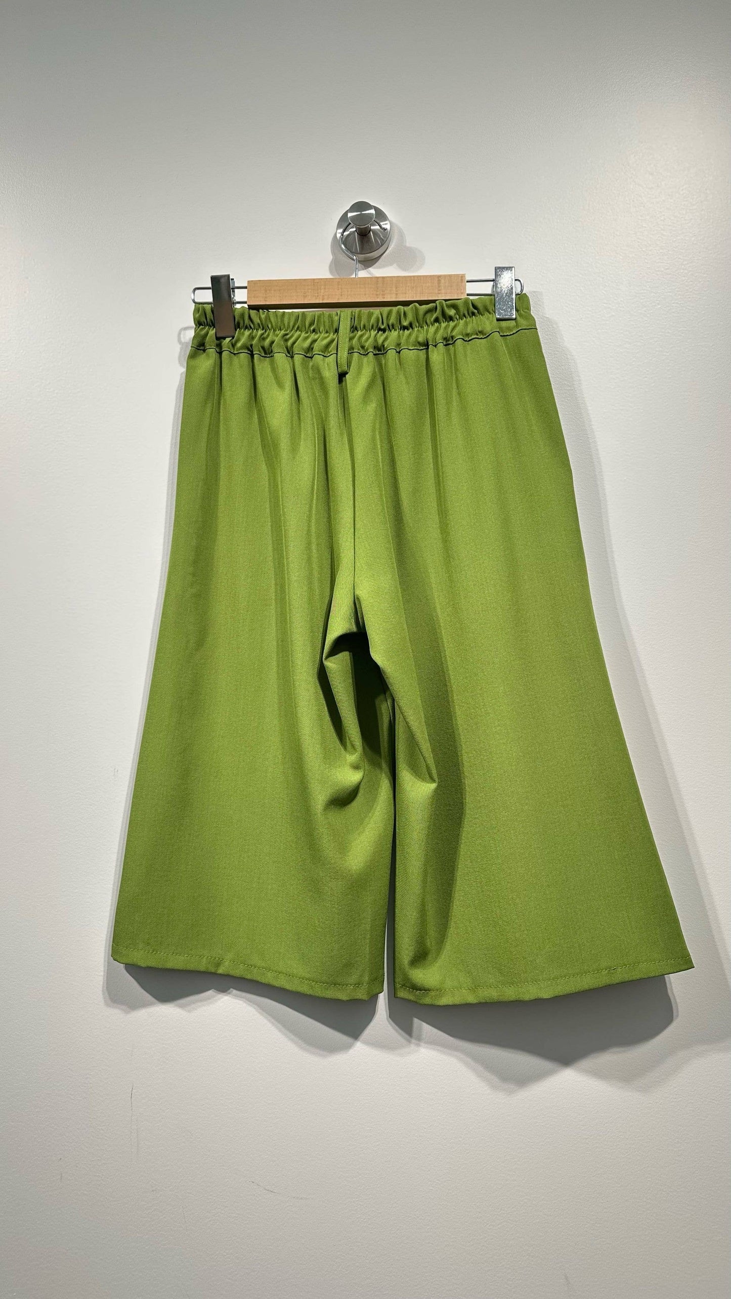 Bermudas cortas drapeadas cintura elástica: Caqui / TÚ