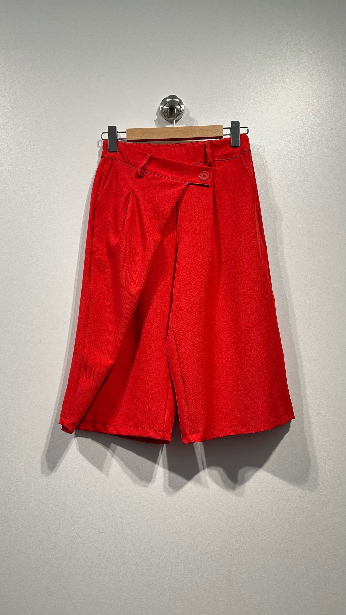 Bermudas cortas drapeadas cintura elástica: Terracota / TÚ