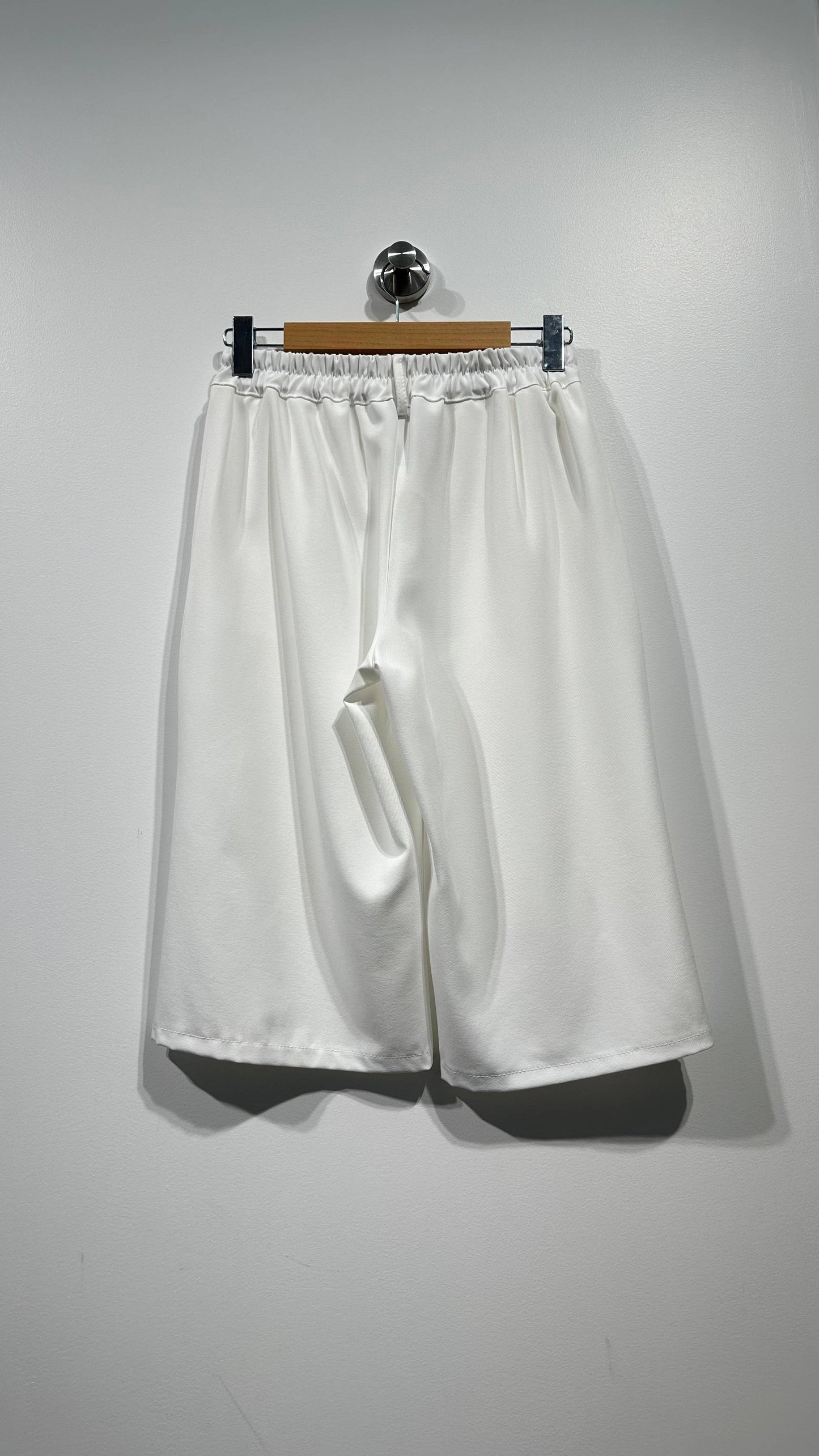 Bermudas cortas drapeadas cintura elástica: Armada / TÚ