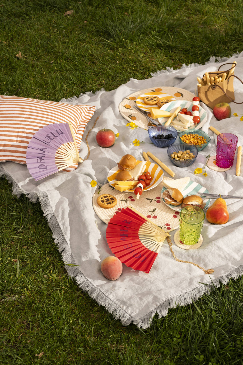 ABANICO CALL ME CHERRY / CORDÓN