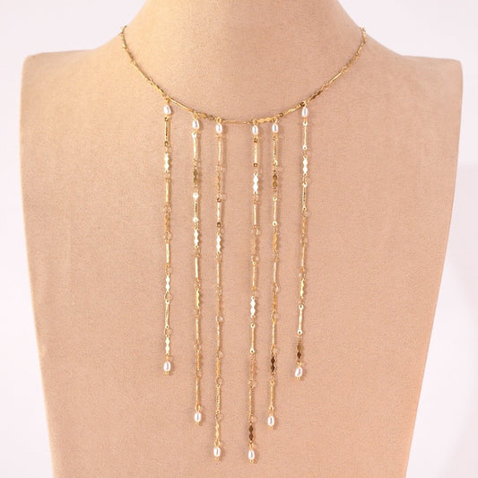 Collar cascada