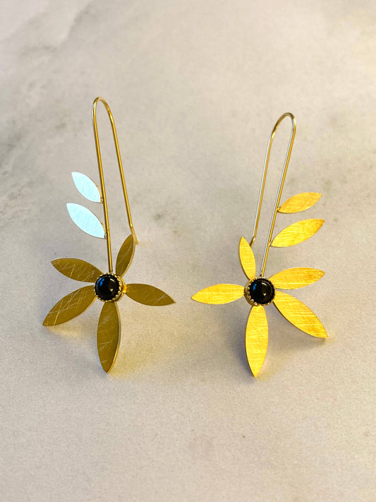 Pendientes colgantes florales dorados