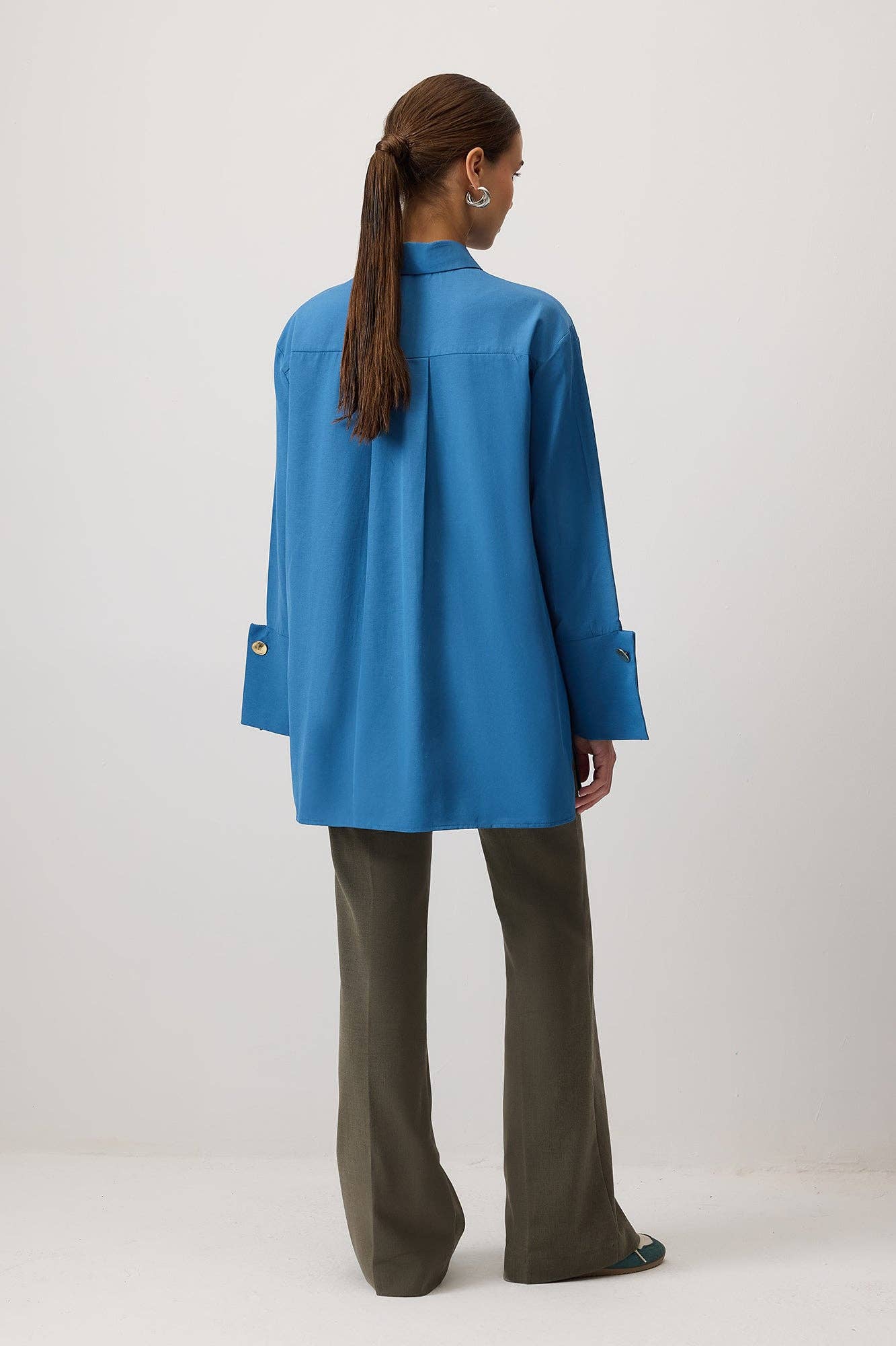 CAMISA DE POPELINA CON PUÑO ANCHO: Índigo