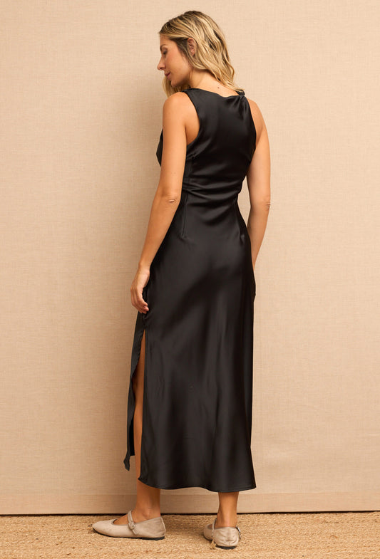 Vestido negro satinado