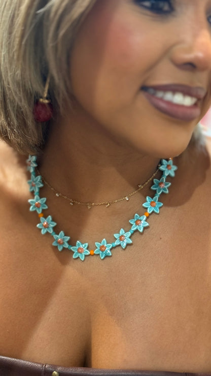 Collar flor cerámica