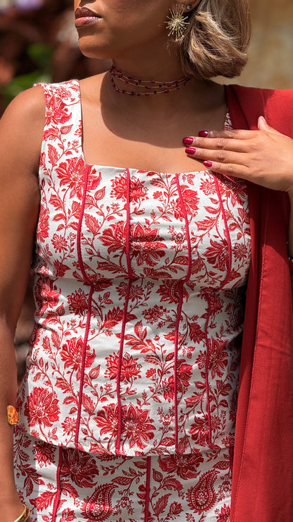 Conjunto Carmesí