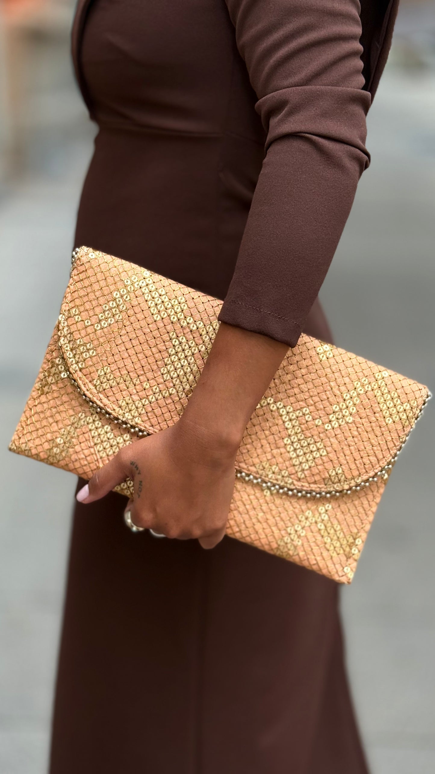 Bolso sobre coral