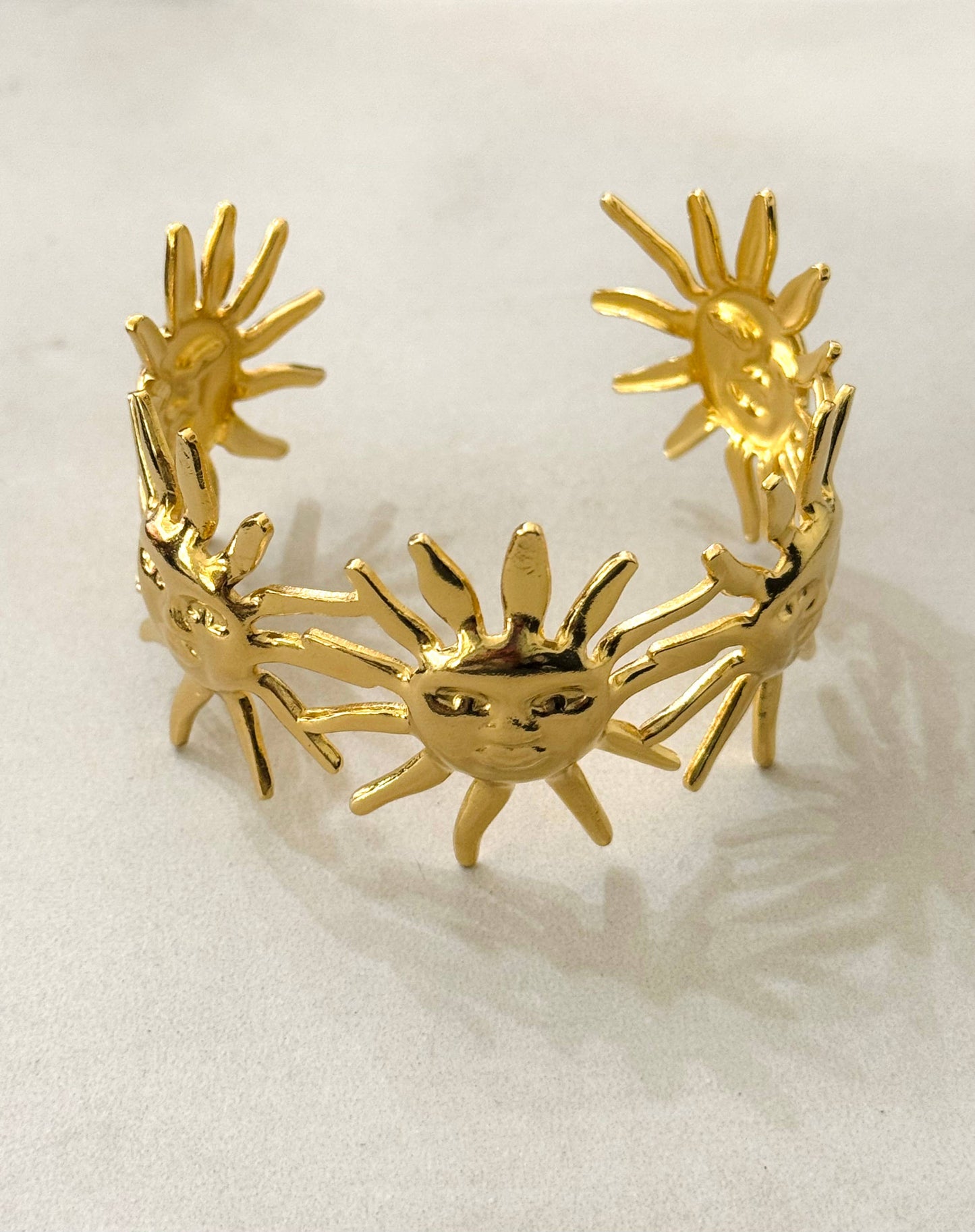 La pulsera de acero inoxidable Sun