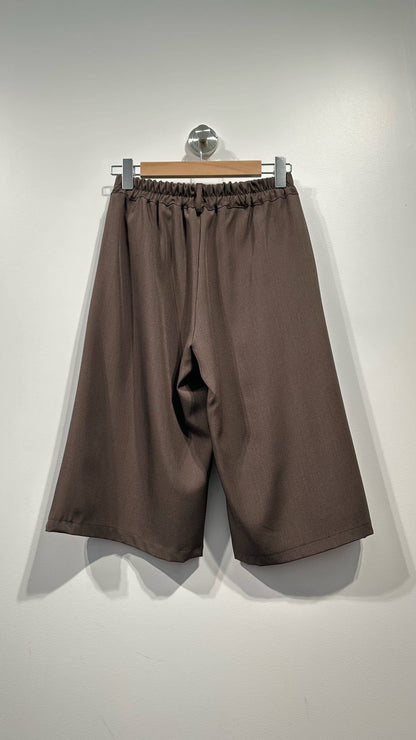 Bermudas cortas drapeadas cintura elástica: Chocolate / TÚ