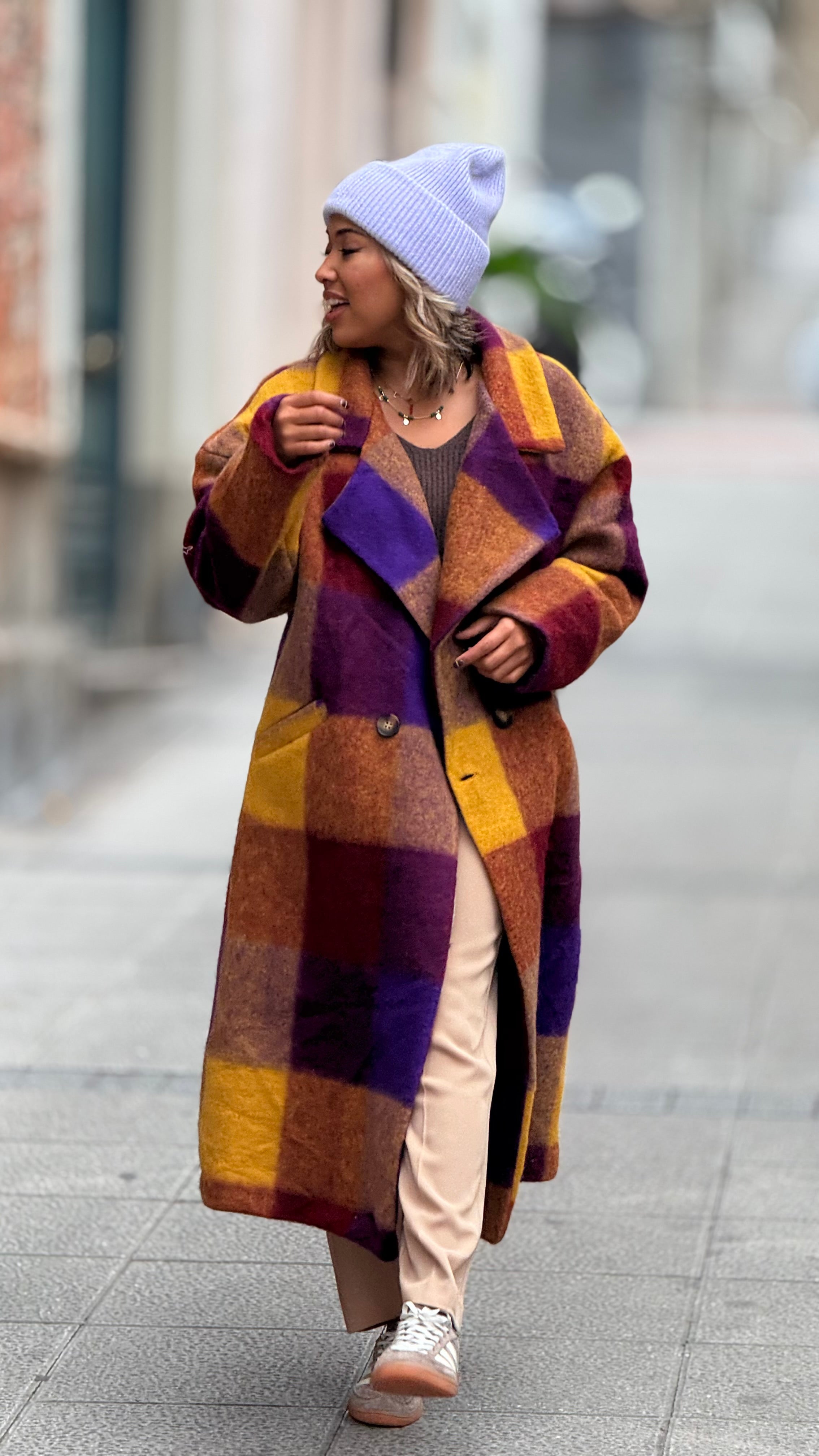 Abrigo de lana a cuadros morado