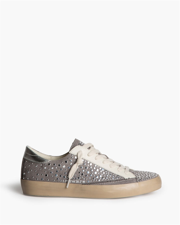 Deportiva tachuela gris