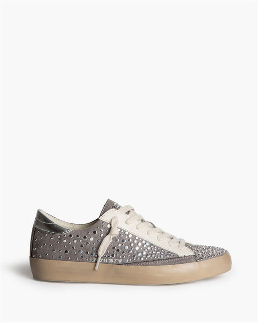 Deportiva tachuela gris
