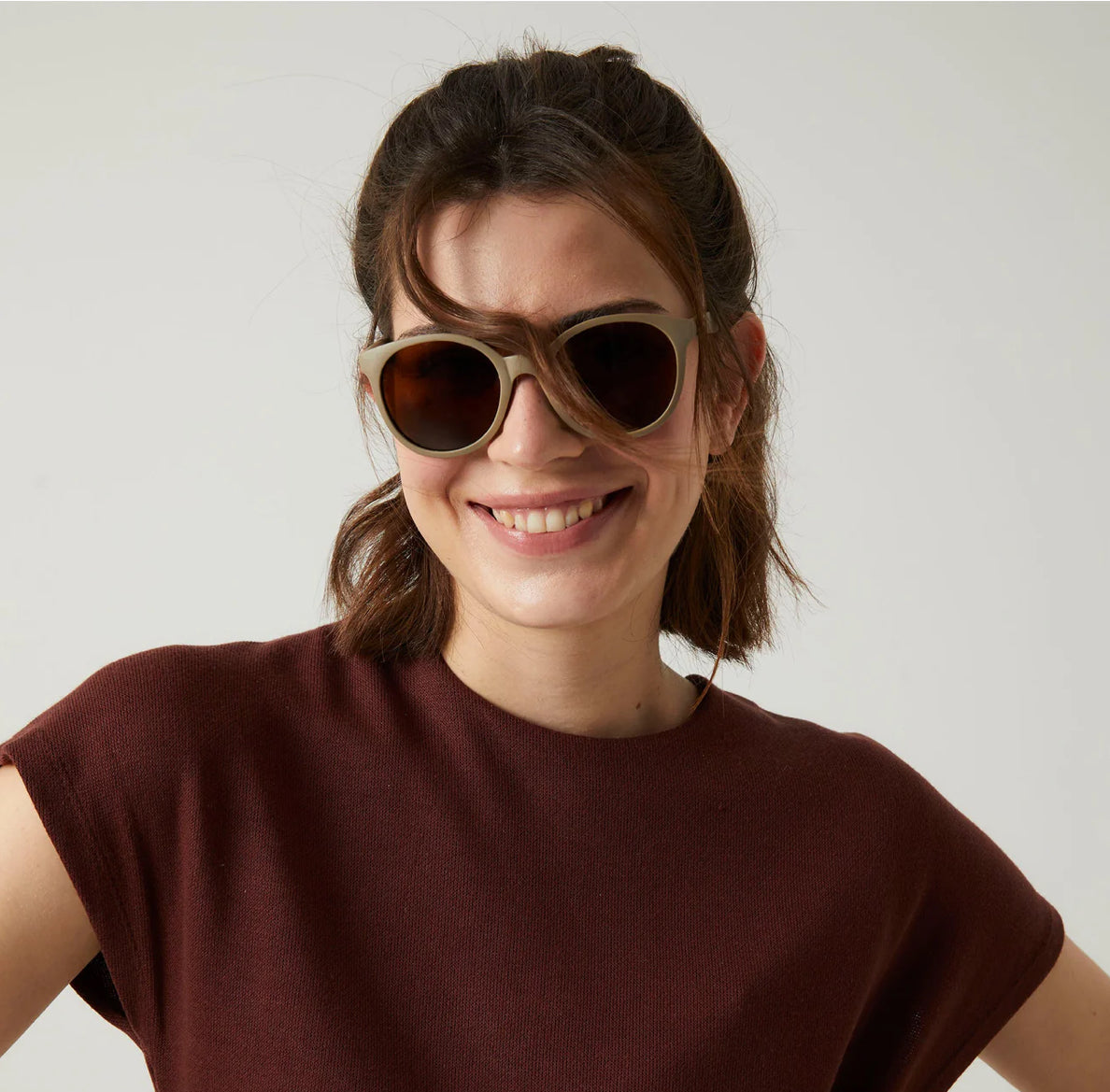 Vía Camel. Gafas de Sol Ecológicas. Monturas Graduables