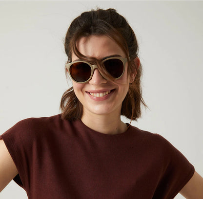 Vía Camel. Gafas de Sol Ecológicas. Monturas Graduables