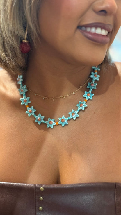 Collar flor cerámica