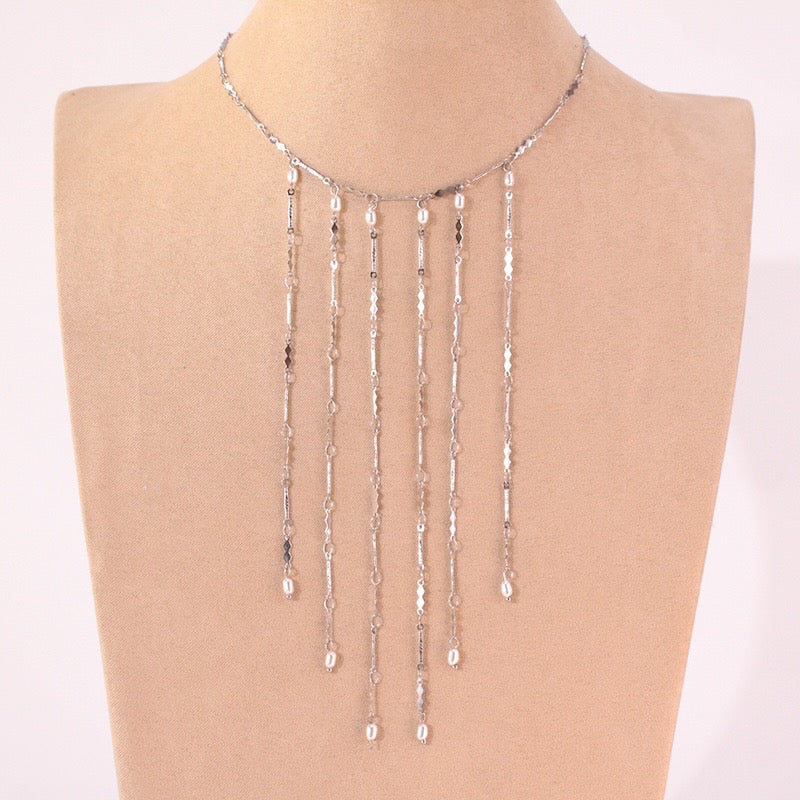 Collar cascada