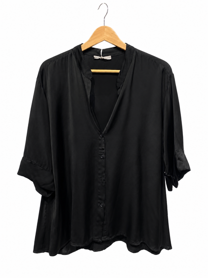 Blusa básica Satinada