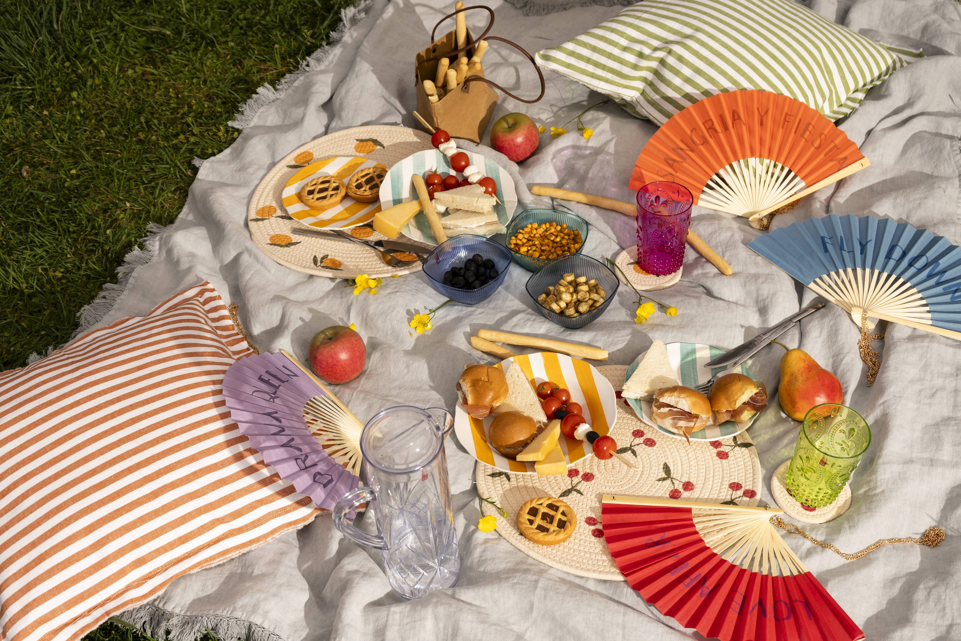 ABANICO CALL ME CHERRY / CORDÓN