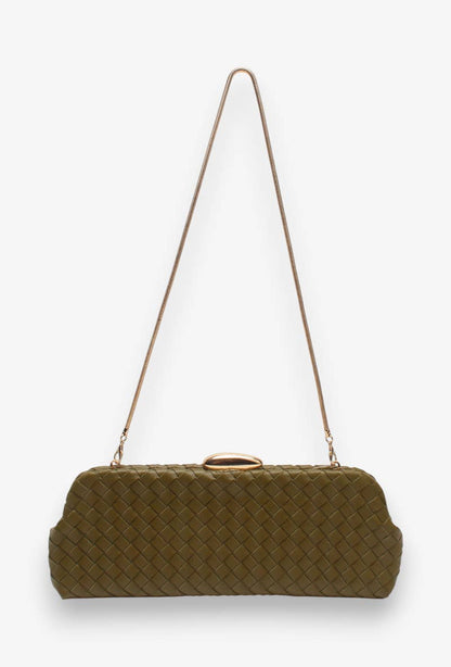 Clutch largo, trenzado, con bandolera de cadena