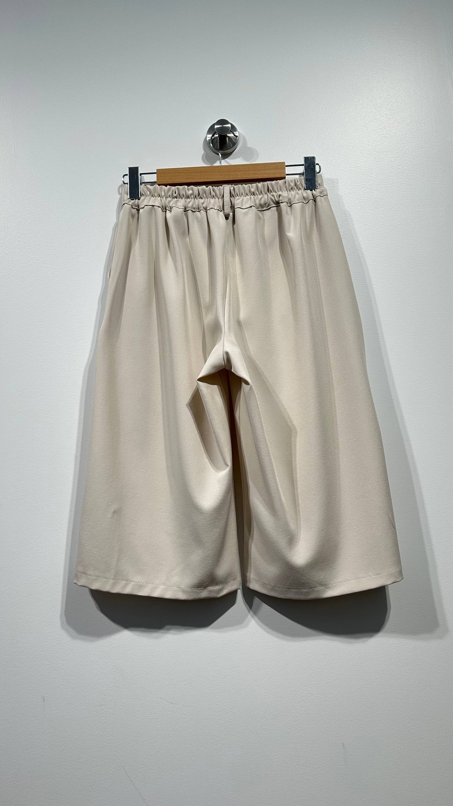 Bermudas cortas drapeadas cintura elástica: Caqui / TÚ