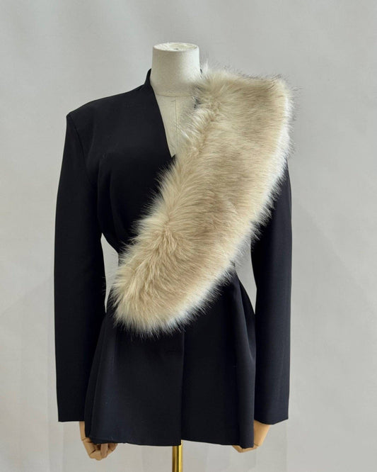 Cuello de pelo beige