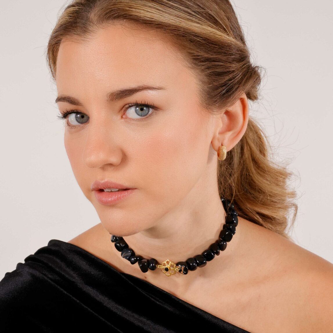 chocker Lavinia