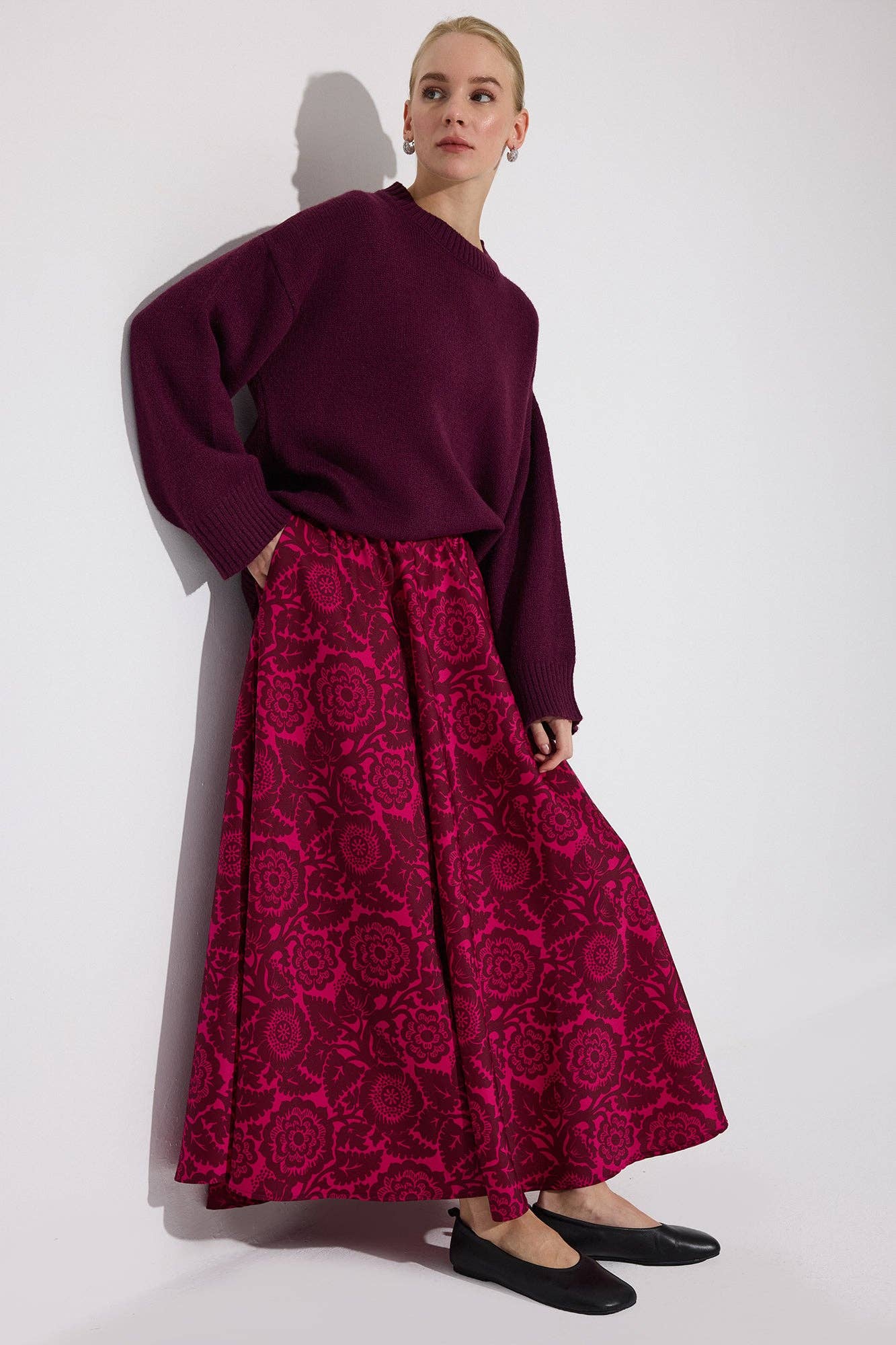 Falda maxi de satén floral