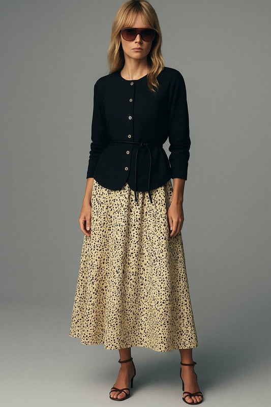 CONJUNTO DE CAMISA Y FALDA CON CINTURÓN DE CUERO